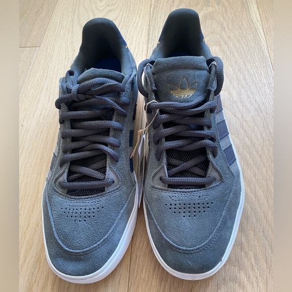 NWT Men’s Adidas Tyshawn Jones Carbon/navy sneaker size 10 - Picture 4 of 13